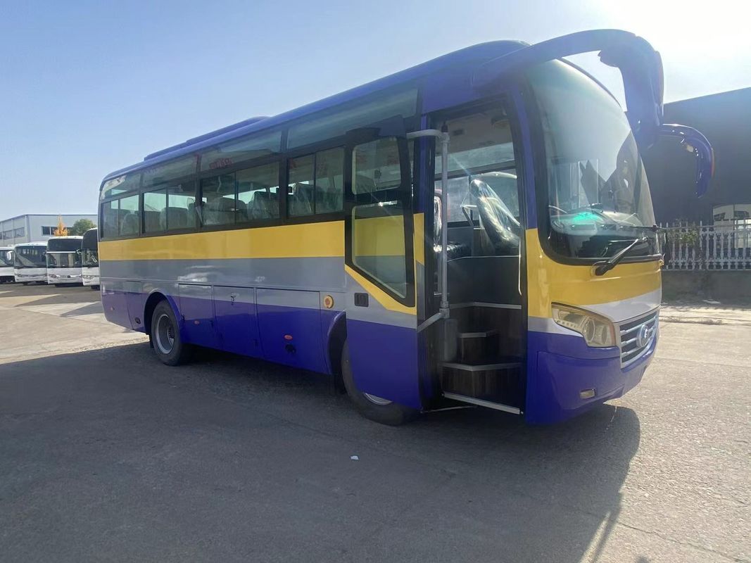 Autobus di 45 posti con una capacità di motore da 6-8 litri e carburante diesel a prezzi accessibili