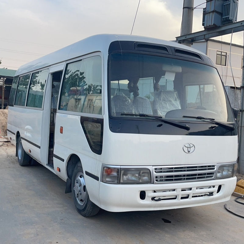 Requisito del cliente Autobus Toyota Coaster 2019 con 25 posti a sedere e diesel LHD