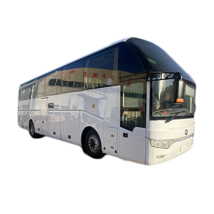 Comodo pullman da 65 posti con motore da 6 litri e sospensione a molla