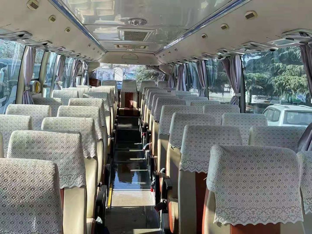 Autobus passeggeri usato su misura 47 posti Autobus LHD con motore diesel e capacità 8L