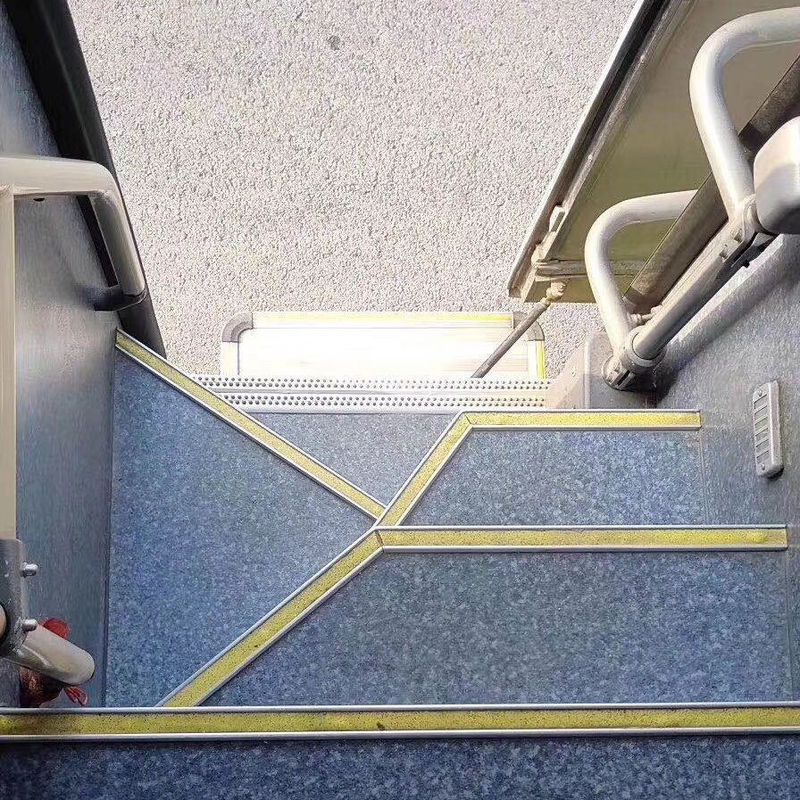 60-70 posti popolare a guida sinistra Autobus usato con motore e capacità di 8L