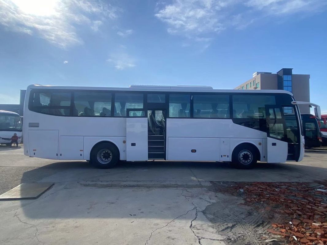 Velocità massima 100 km/h Autobus usato Youtong ZK6122 con 55 posti a sedere e bagno interno