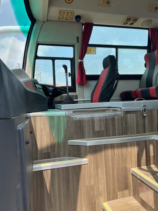 Guida a destra Autobus usato Diesel Autobus di lusso con servosterzo 5.5T/11T Assi
