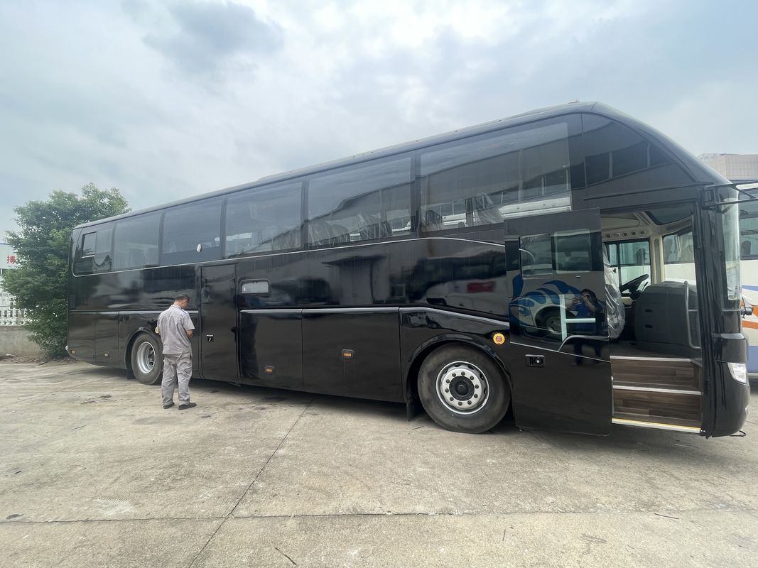Autobus LHD usato con bagno da 50 posti e motore di alta capacità in buone condizioni