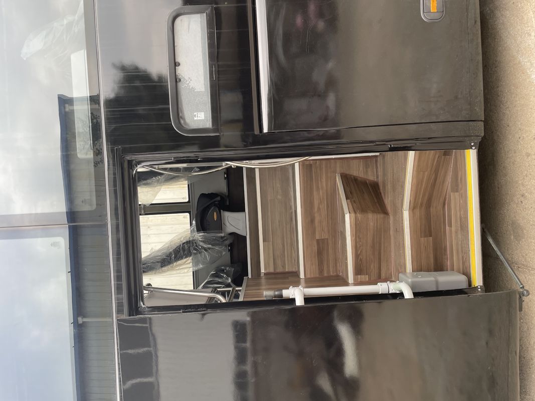 Autobus LHD usato con bagno da 50 posti e motore di alta capacità in buone condizioni