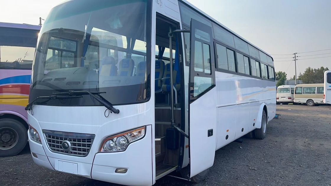 Autobus cinesi di linea con capacità e prestazioni di 45 posti a sedere