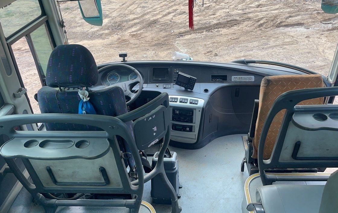 Autobus manuali usati a prezzi accessibili con motore YC4E150-20 e larghezza complessiva di 2430 mm