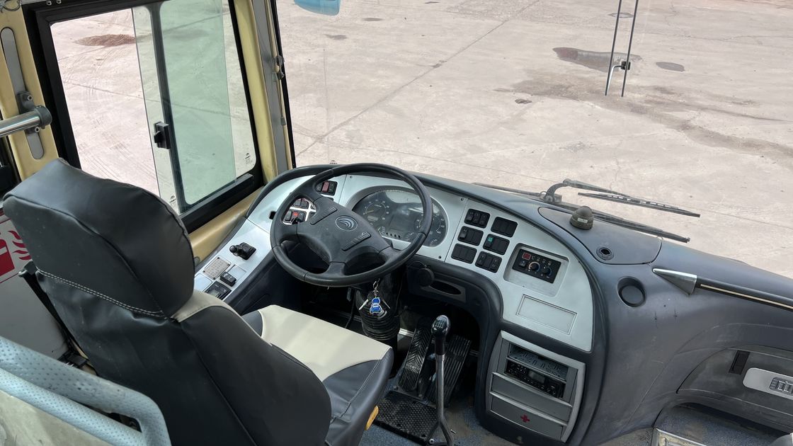 Buone condizioni Diesel usato 65 posti autocarro 50 G.V.W. 15600kg