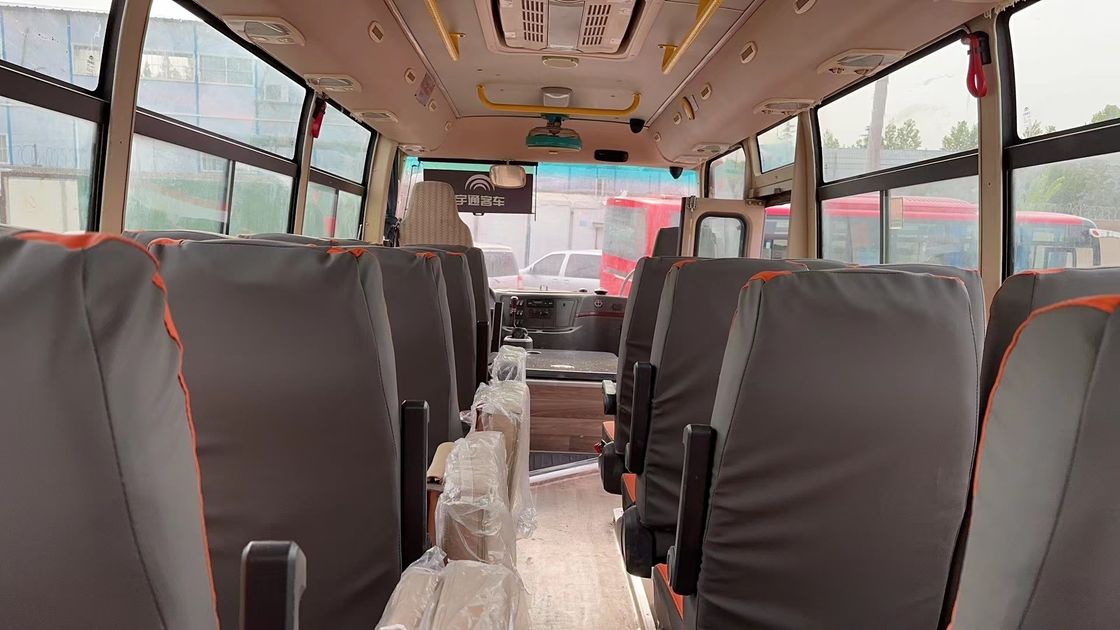 Autobus usato per passeggeri della città di Youtong con base delle ruote di 3300 mm e capacità del serbatoio del carburante di 90 l