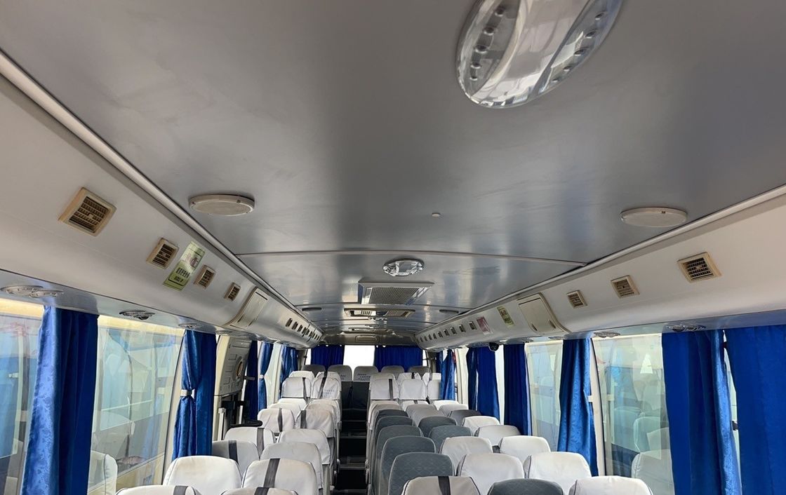 65 posti Autobus di lusso velocità massima 100 km/h Capacità del motore 8L colore personalizzato utilizzato