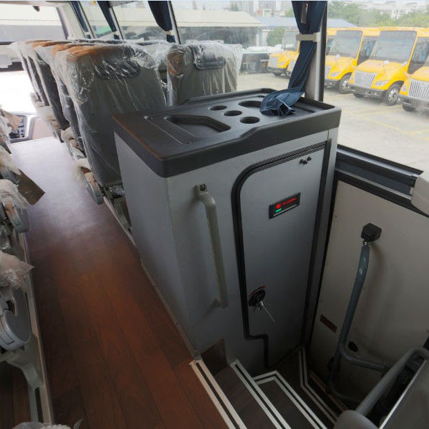 Autobus diesel usato da 12 metri con motore YC6MK380-30 e cambio 6DS180T a prezzi accessibili
