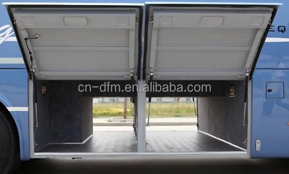 35 posti autocarro con trasmissione manuale e interno confortevole