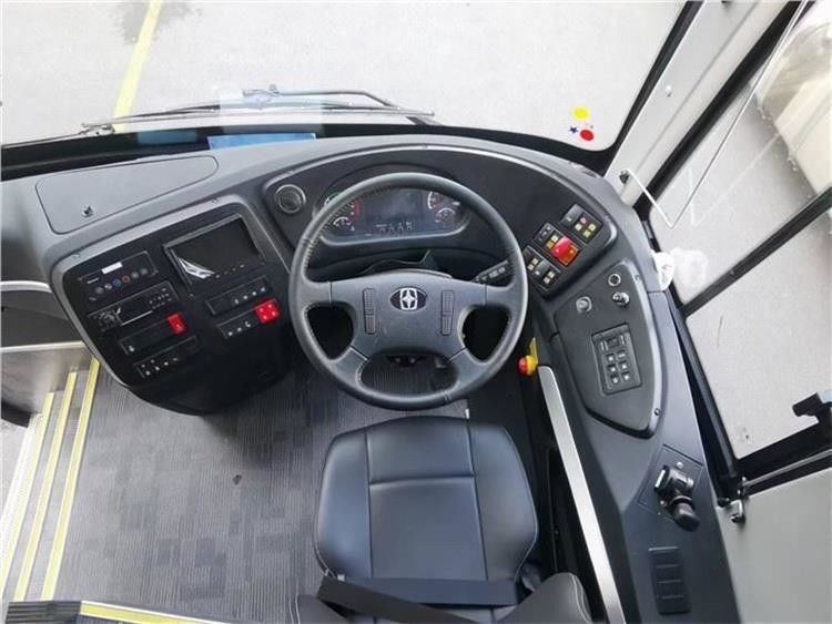 6 marce Motore diesel manuale Capacità 4-6L Autocarri di lusso per il trasporto urbano