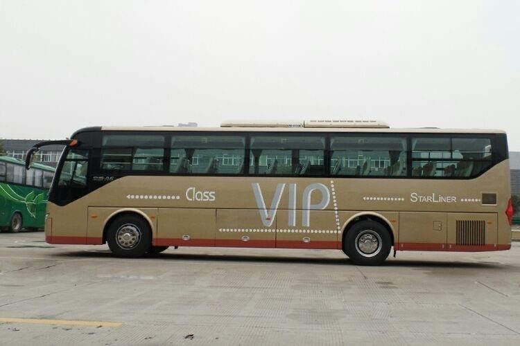 Progettazione di un pullman di lusso da 12 metri con motore Yuchai e 65 posti a sedere e 67 posti a sedere