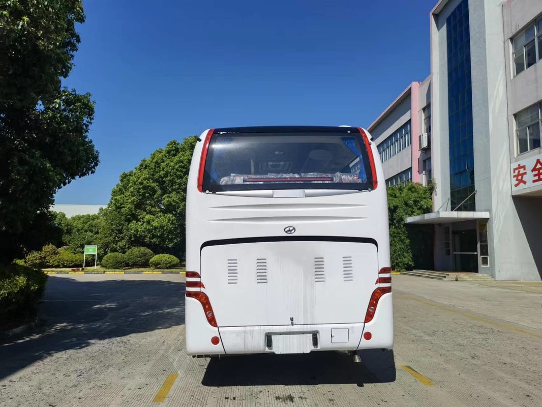 Requisito del cliente 2022 Autobus di lusso con trasmissione manuale con 32 posti e tavoli