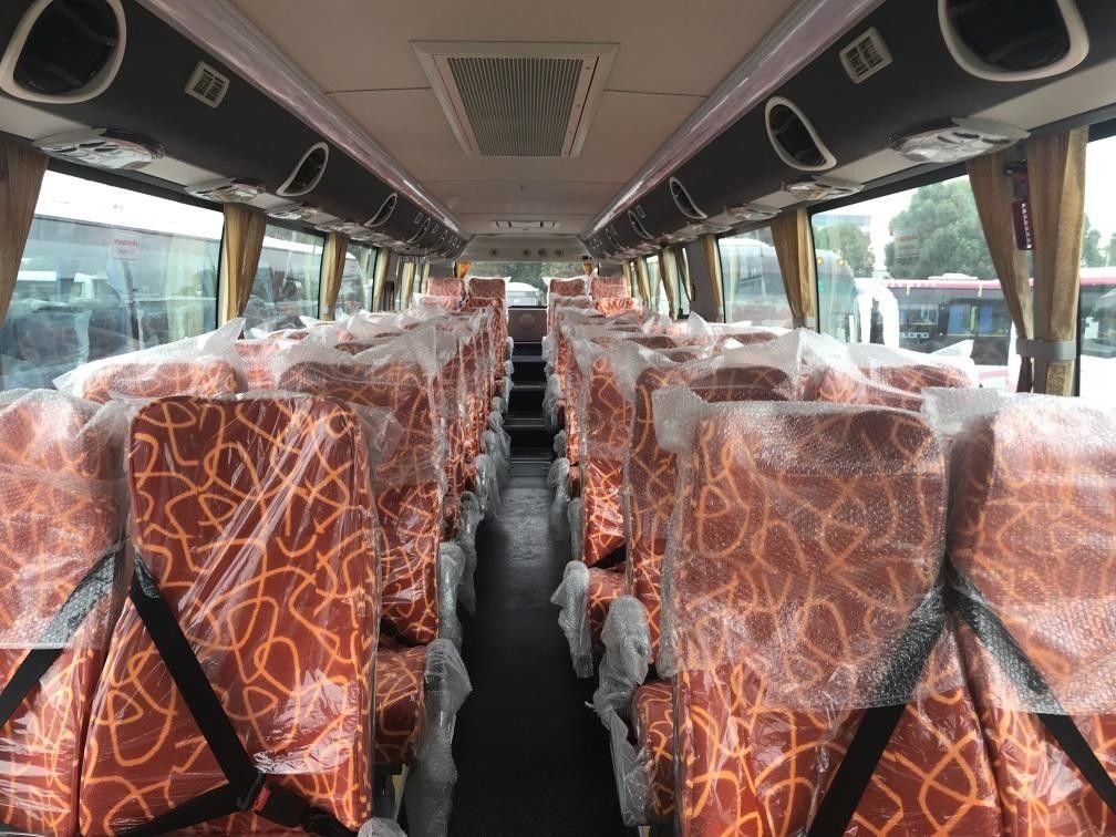 12000*2550*3830mm Autobus usato Luxury RHD Bus con 39 posti e velocità nominale di 2200 giri al minuto