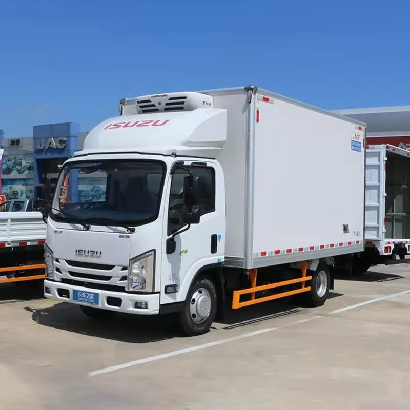 3360 mm di passo Isuzu 10 tonnellate Box frigorifero camion per il trasporto di verdura e carne