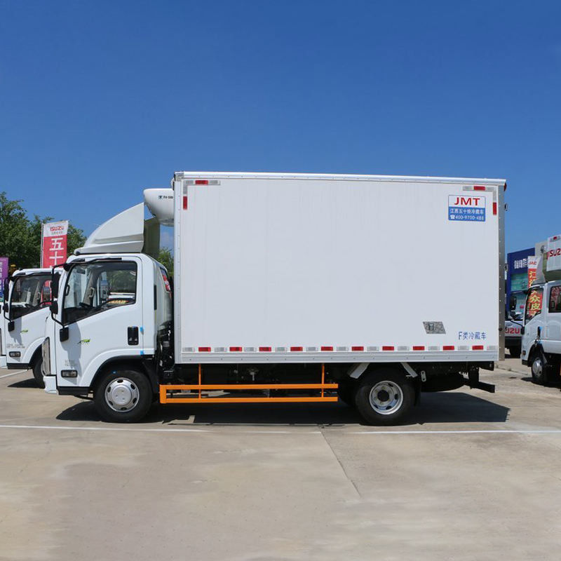 3360 mm di passo Isuzu 10 tonnellate Box frigorifero camion per il trasporto di verdura e carne