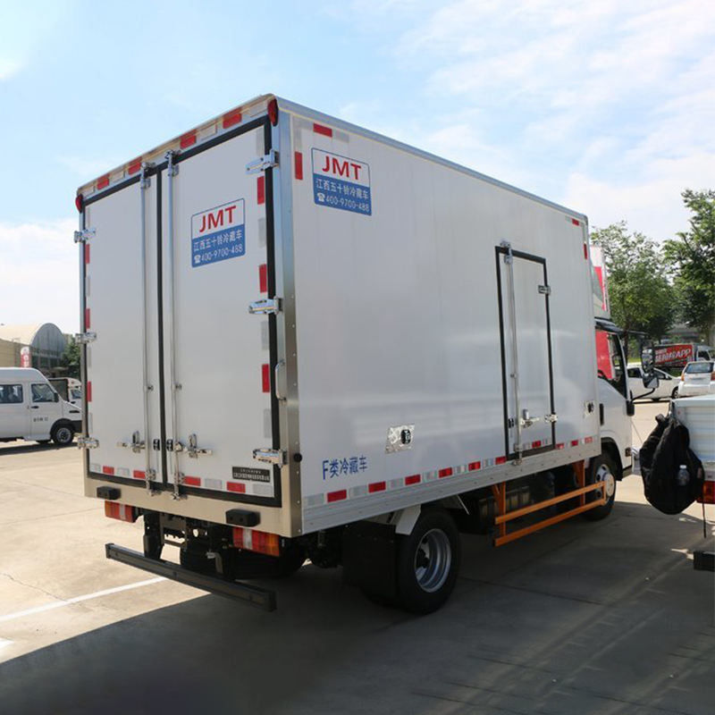 3360 mm di passo Isuzu 10 tonnellate Box frigorifero camion per il trasporto di verdura e carne