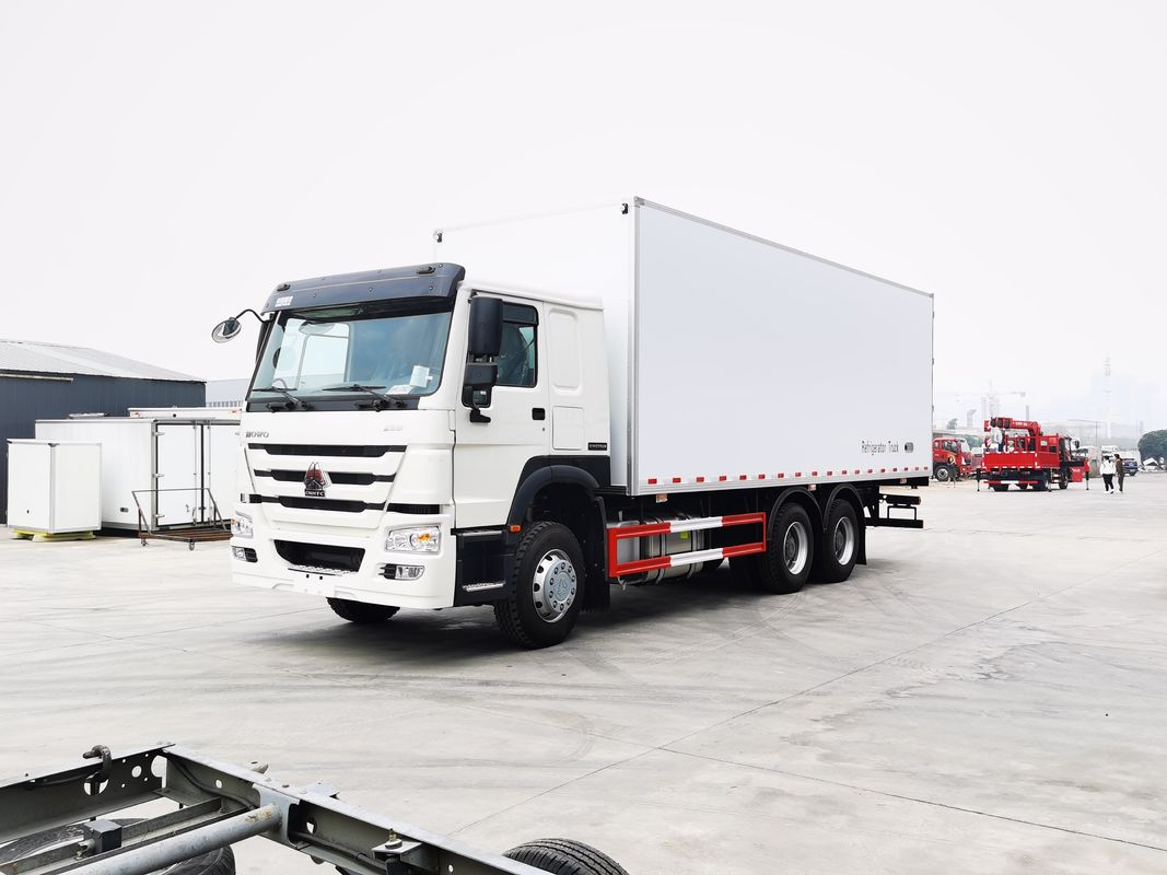Intervallo di temperatura da meno 18 a 20 gradi Centigradi Sinotruk HOWO furgone frigorifero 6x4
