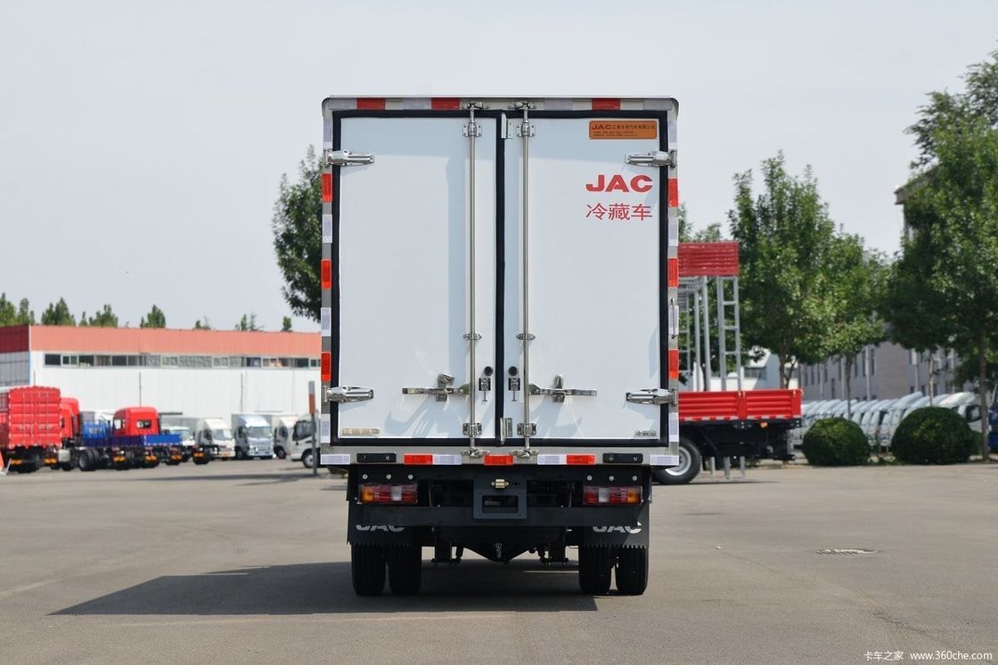 Camionetto refrigerato JAC da 130 CV per il trasporto 4x2 GVW≤5T