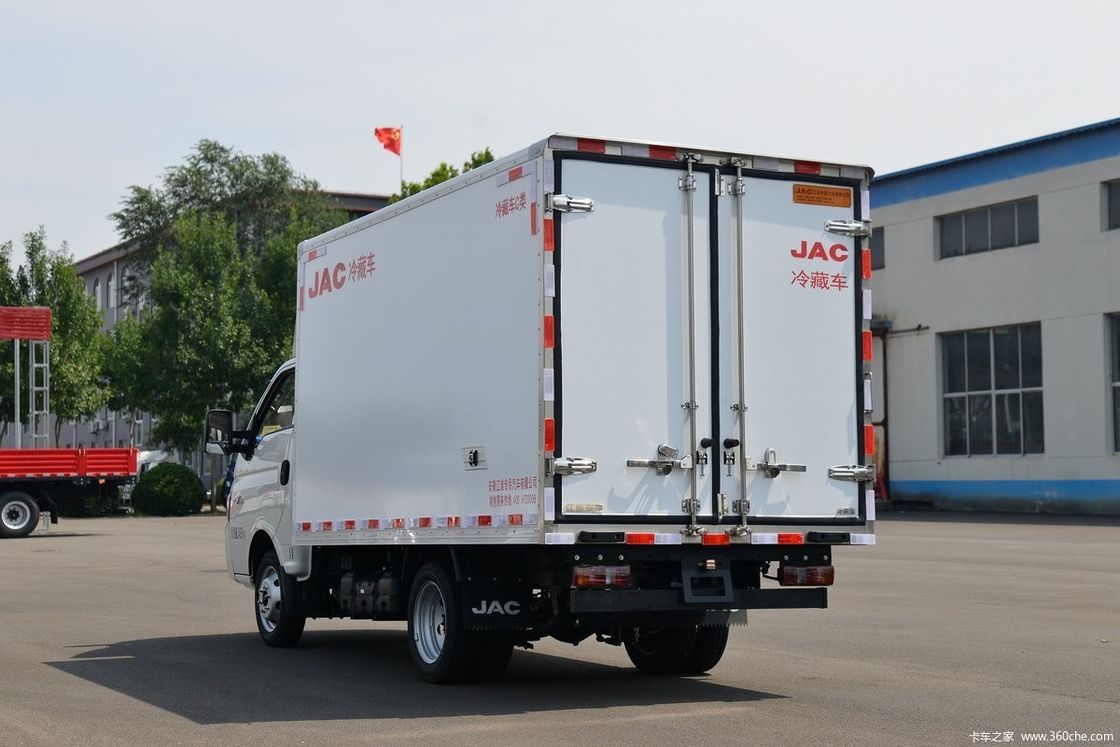 Camionetto refrigerato JAC da 130 CV per il trasporto 4x2 GVW≤5T