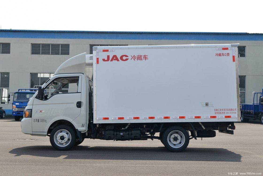 Camionetto refrigerato JAC da 130 CV per il trasporto 4x2 GVW≤5T