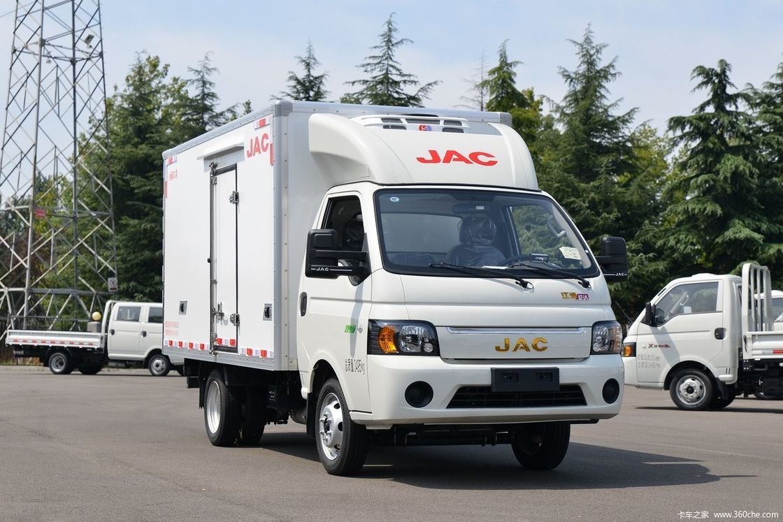 Camionetto refrigerato JAC da 130 CV per il trasporto 4x2 GVW≤5T