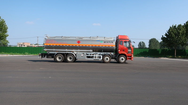 CIMC LINYU FAW 8*4 31 Cubo Leggio di alluminio Diesel Camion cisterna Camion di trasporto di benzina