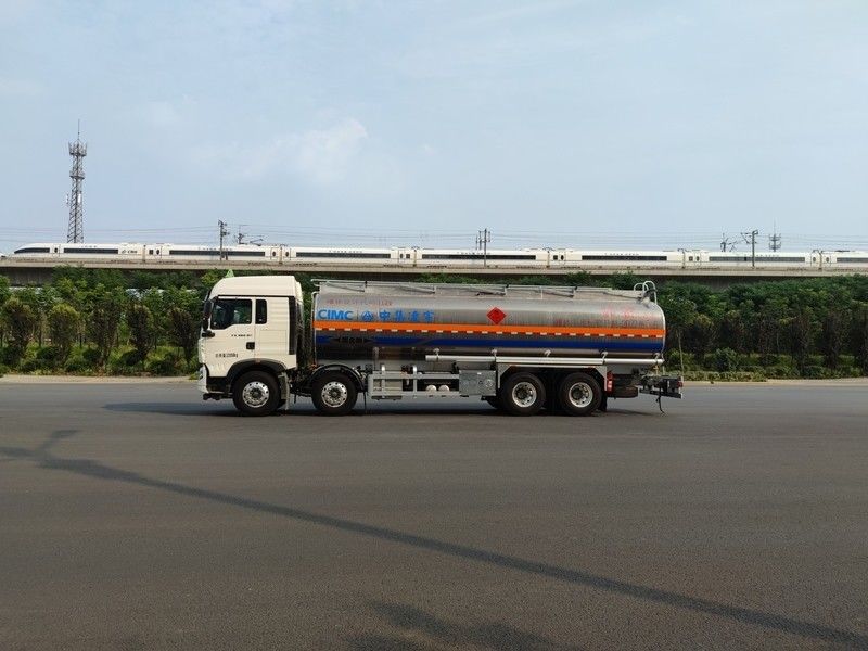 CIMC LINYU 8*4 30m3 SINO Lega di alluminio Diesel Camion-cisterna per il trasporto di combustibile liquido