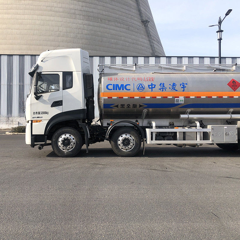 CIMC LINYU 8*4 Chassis Dongfeng 20-40m3 Camione cisterna di petrolio con coppia massima 1000-1500Nm