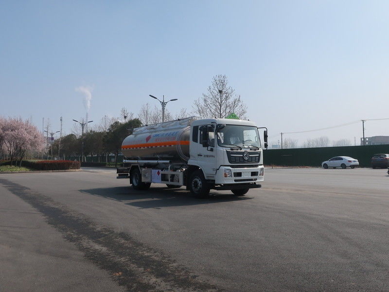 15m3 CIMC LINYU Dongfeng Cisterna petrolifera Camione di trasporto di combustibile liquido in lega di alluminio