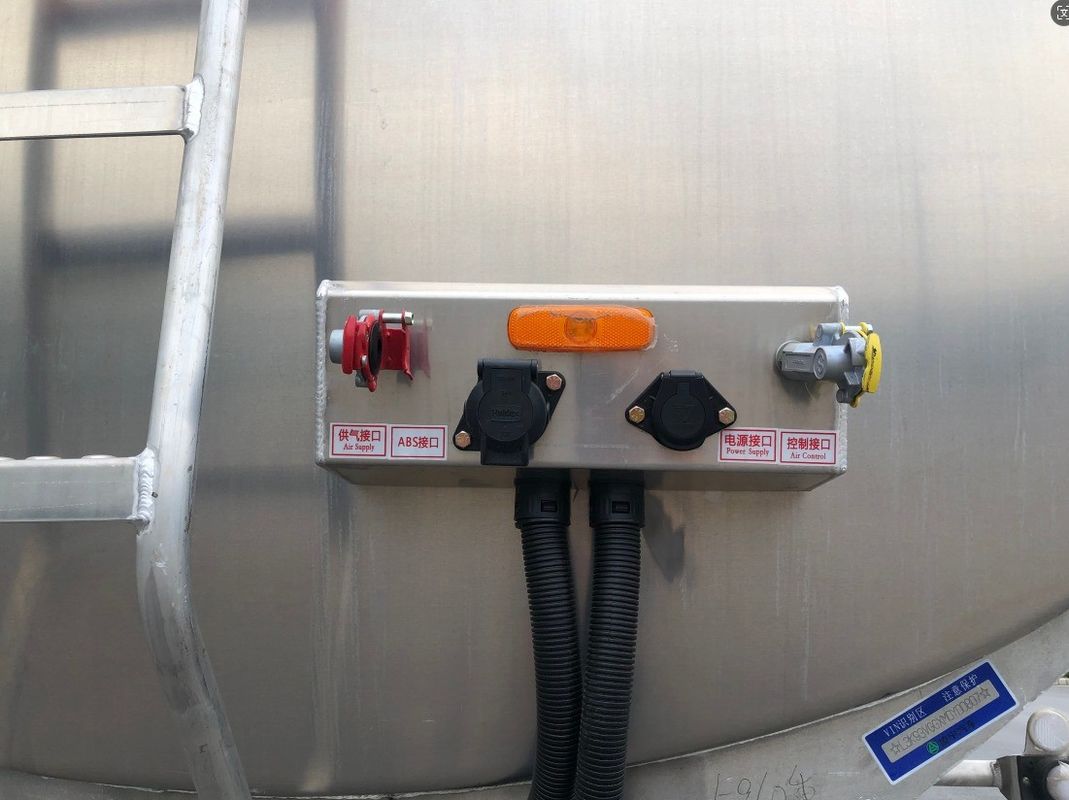 Cisterna diesel in lega di alluminio per l'Africa 44m3 Diesel liquido semirimorchio Benzina