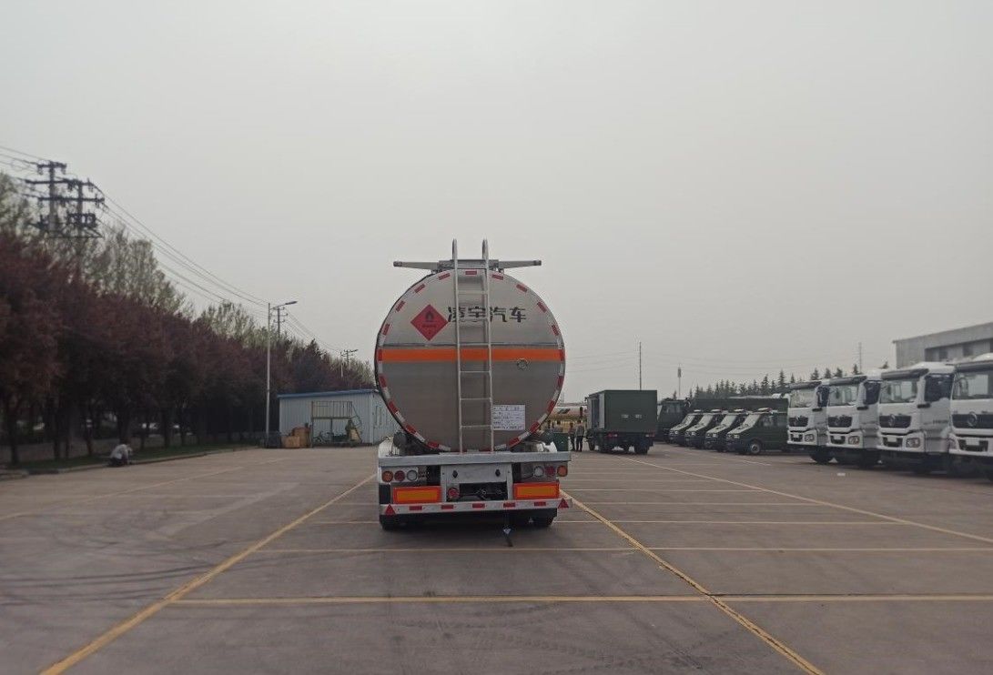 CIMC LINYU 46000L Cisterna di combustibile in lega di alluminio Camione rimorchio con passo 6150 1310 1310