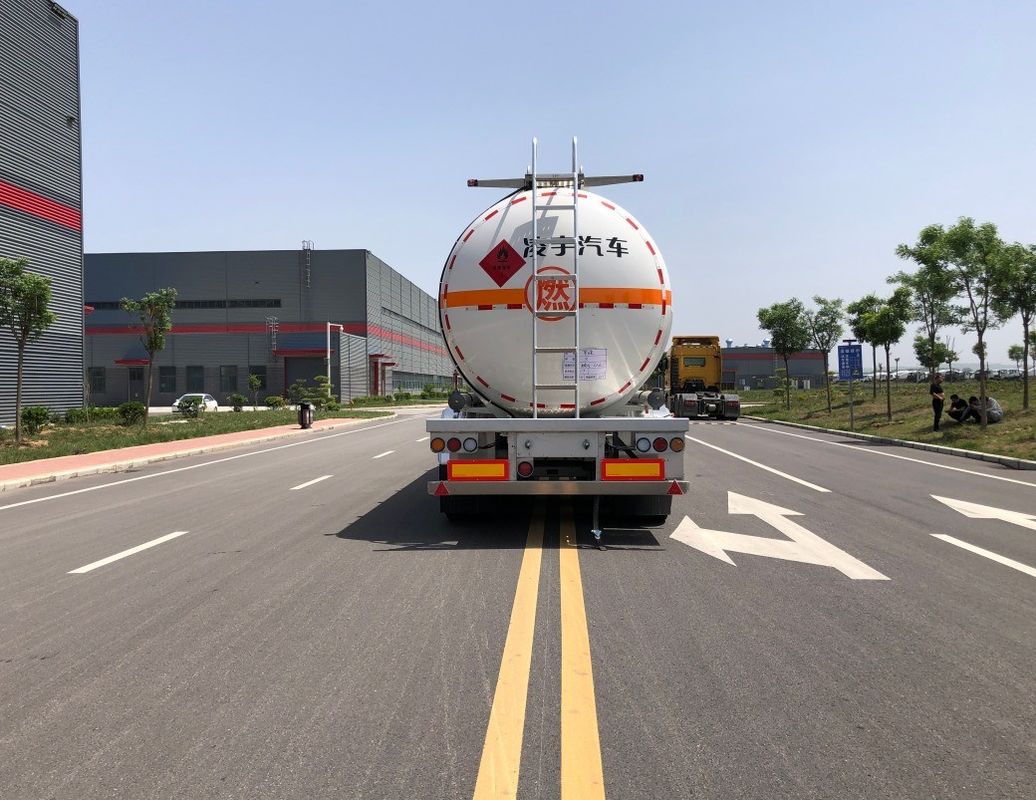 CIMC LINYU 48000 Litri di Carburante per il Trasporto Efficiente del Petrolio Grezzo