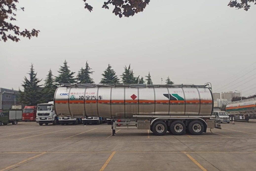 32100/31800 KG Massa di carico nominale CIMC LINYU 8*4 Leggio di alluminio