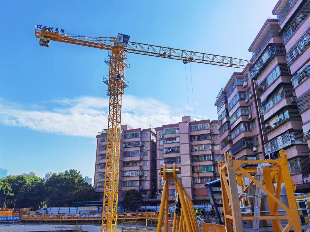 30 tonnellate gru a torre piatta per lavori di costruzione Zoomlion T7015-10E WA7025-10E 70m