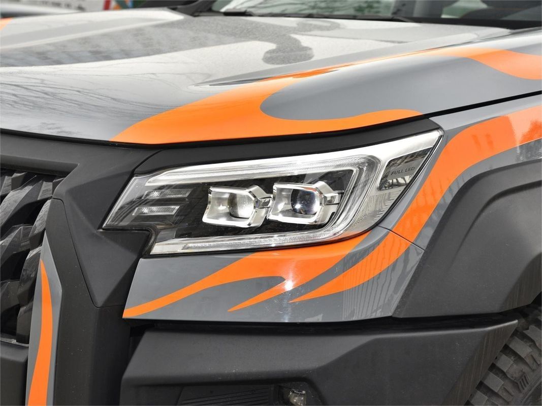 2024 Dongfeng 4*4 8AT Fuel Pickup Truck Con ESC E Rack Sul Tetto In Legno D'Aluminio