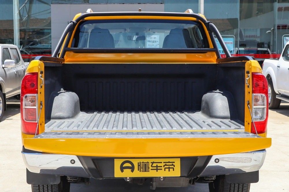 Dongfeng Rich 6 Pickup elettrico a quattro ruote ad alta velocità e lungo raggio per 5 passeggeri