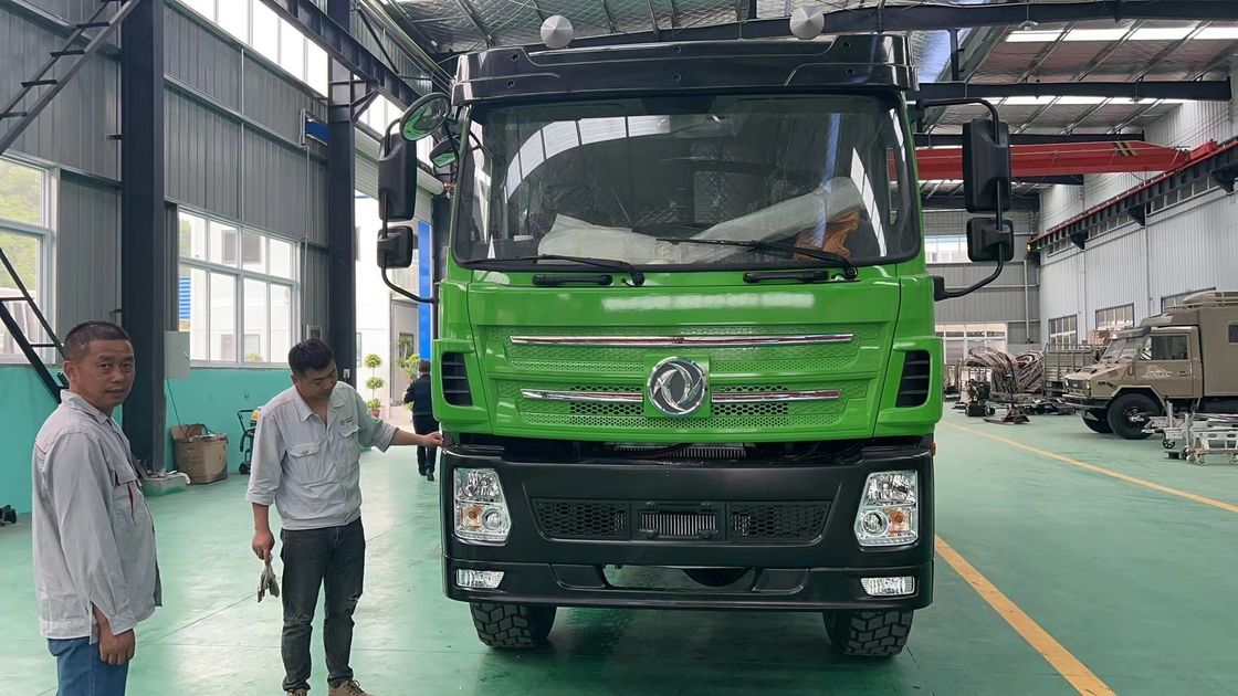 Transmissione manuale a 8 velocità e 155 kW di potenza 6 * 6 autobus passeggeri del deserto per l'estrazione mineraria a Dongfeng
