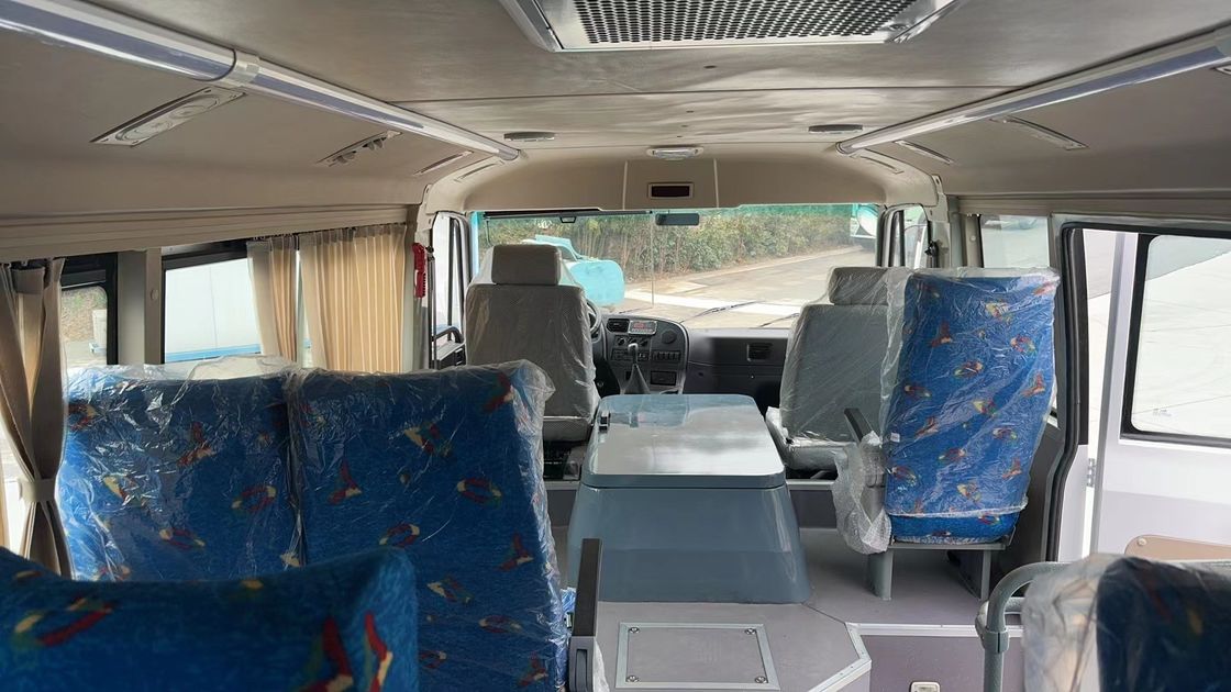 Dongfeng EQ6840PT 6x6 Minibus 6*6 Trasporto off-road per la miniera pesante