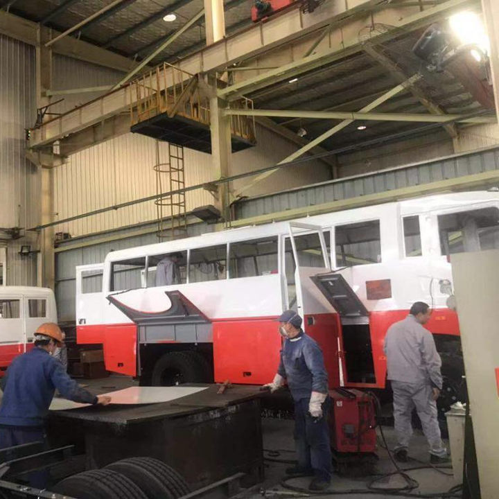 EURO 3 Autobus fuoristrada diesel 4x4 con massa nominale di carico di 4890 kg e capacità di scarico di 6700 ml