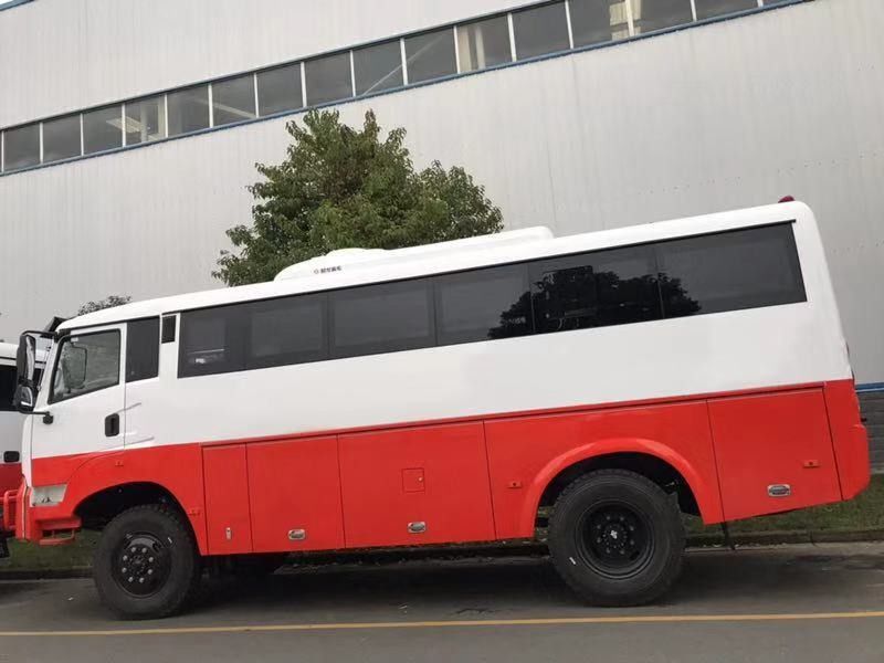 30 posti 4X4 4WD Autobus di medie dimensioni Dual Circuit Full Air Brake e A/C Dongfeng EQ6750ZT